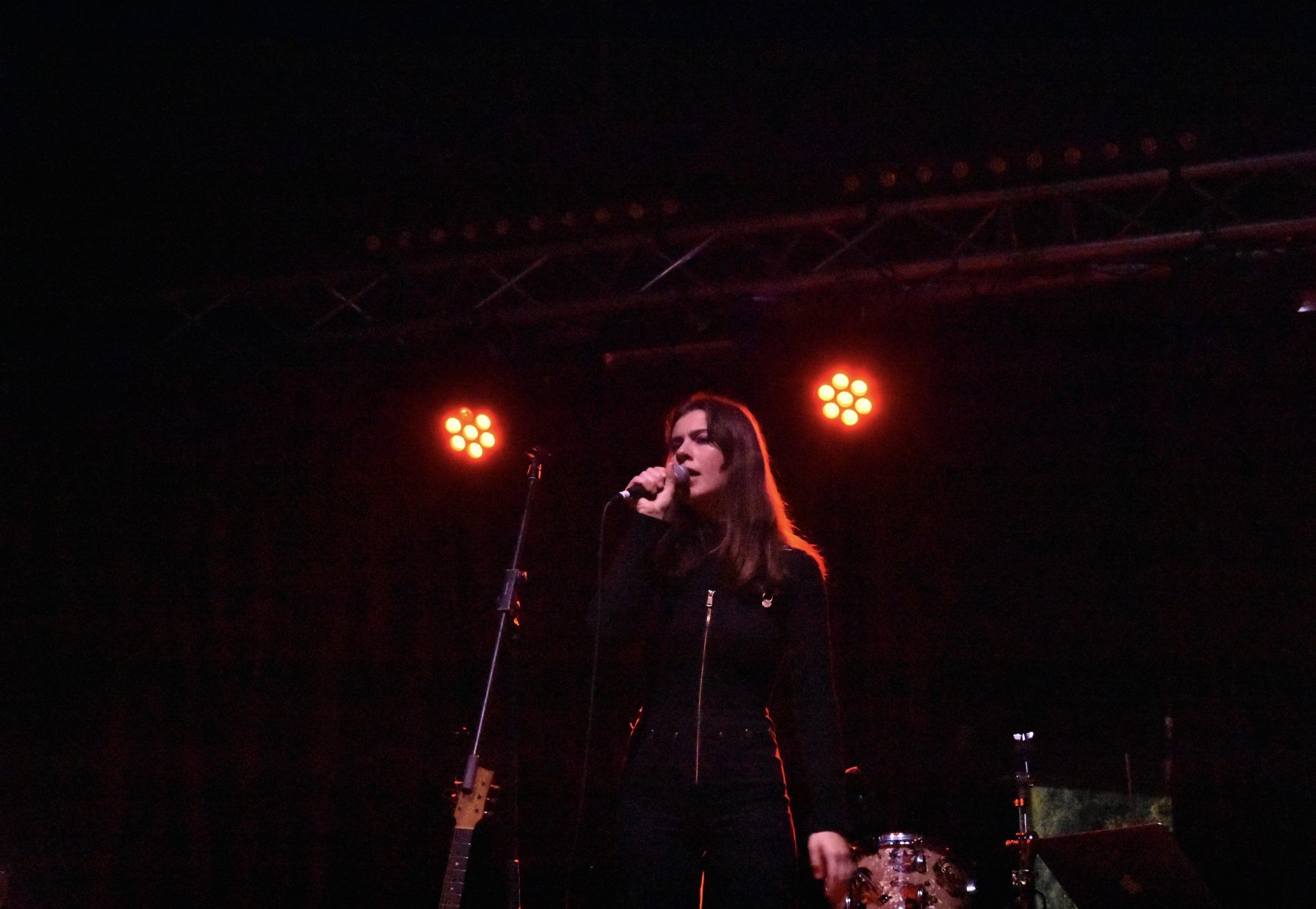 Photo of Tessa Fleur performing live